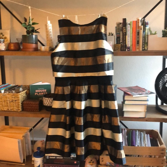 Sleeveless Black and Gold Party Dress - Picture 2 of 5